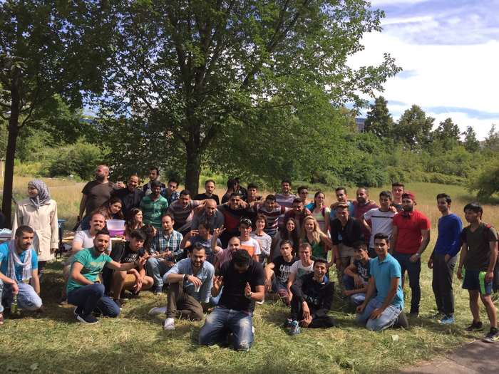 Gruppenfoto von IBI-Jena-Teilnehmenden im Park